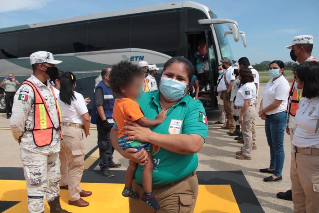 México inicia vuelos de repatriación voluntaria de migrantes haitianos