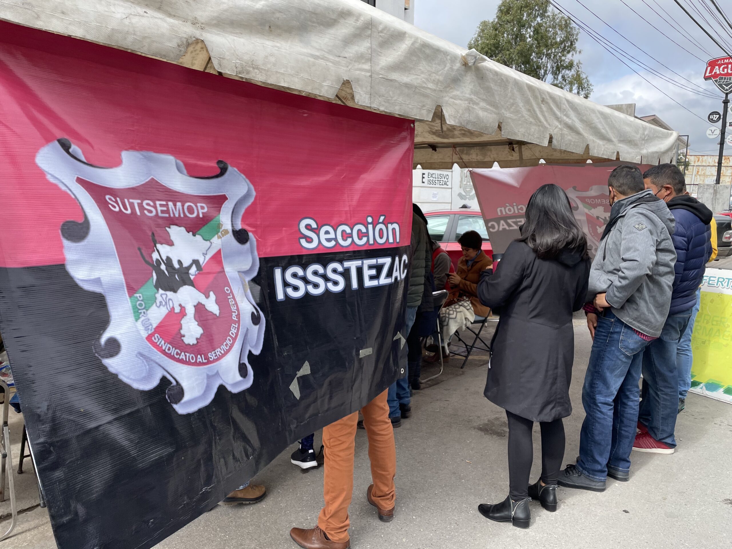 Continúan sin pago 800 trabajadores del Issstezac