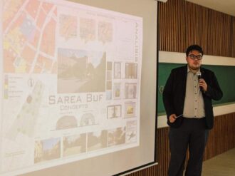 Exponen estudiantes de la UAZ trabajos arquitectónicos en la alcaldía