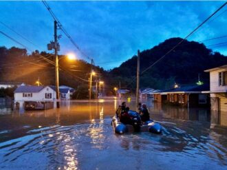 Se eleva a 25 la cifra de muertos por las inundaciones en Kentucky